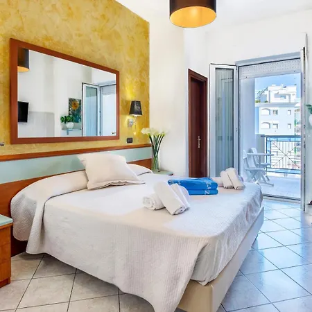 Hotel Vienna Cattolica Buitenkant foto