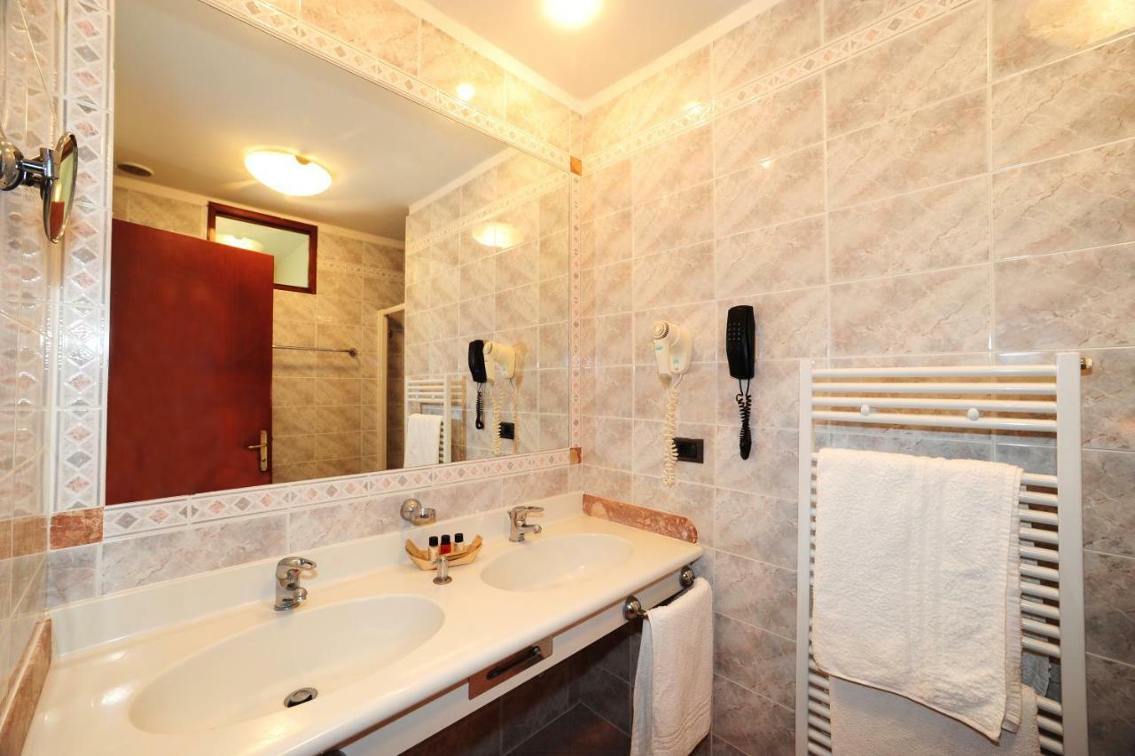 Vienna Hotel 4*