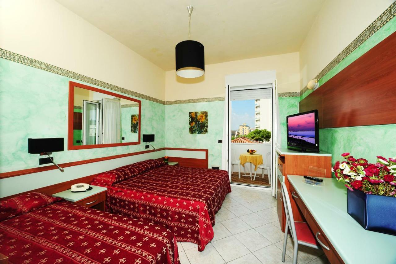 Vienna Hotel 4*